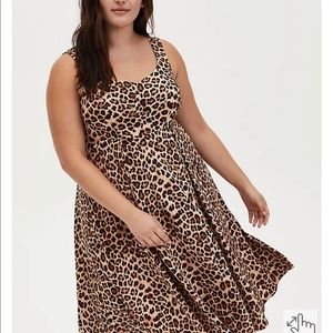 Torrid LEOPARD SWEETHEART SKATER MIDI DRESS size 2 Plus 18/20. Used